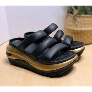 CROCS Mega Crush Black & Gold Metallic Triple Strap Platform Sandals W9 NWT